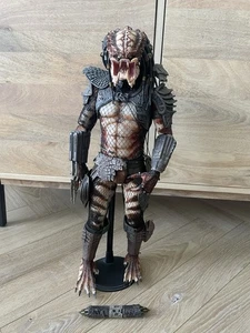 Modellino NECA Predator 2 Unmasked City Hunter Predator scala 1/4 18" pollici - Foto 1 di 10