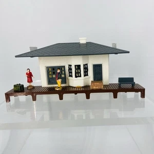 BACHMANN PLASTICVILLE HO SCALE Passenger Station Assembled - Picture 1 of 16