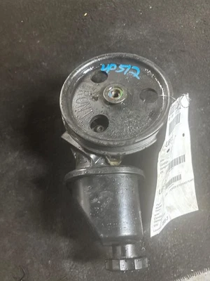 Bomba/motor de dirección asistida CHRYSLER PT CRUISER 03 04 05 06 07 08 09 Foto 1 de 4