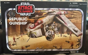 Star Wars Attack of the Clones Republic Gunship TRU Exclusive 3.75" scale - MISB - Picture 1 of 9