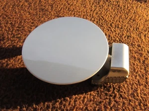 HYUNDAI IX35 TANKKLAPPE TANKDECKEL SLEEK SILVER (RAH) GUT !!! FILLER FLAP - Bild 1 von 2