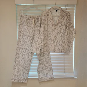 Banana Republic Flannel Pajama 2 Piece Medium Ciao Bella Hola Pjs NWOT NEW $89 - Picture 1 of 7