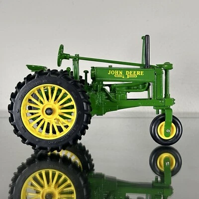 ERTL JOHN DEERE MODEL BN TRACTOR DIE CAST 1/16 SCALE - Image 1 of 4