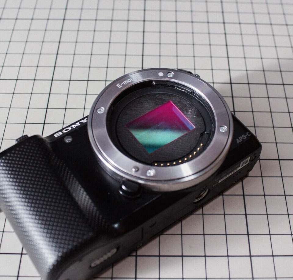 SONY APSC IR/ UV  Hot Mirror Infrared Filter NEX 5 A5000 A6000 ETC - Image 1 of 3