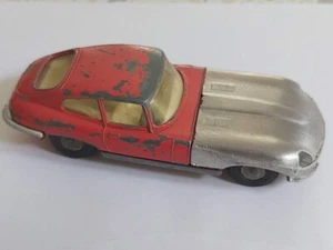 Tri-ang Spot-On Jaguar XKE Maßstab 1:42 1:43 - Bild 1 von 4