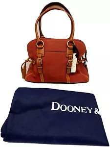 Dooney & Bourke Umhängetasche gewölbte Schnalle Quaste rot Wildleder NEU $ 398 - Bild 1 von 10