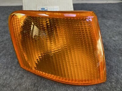 GENUINE FORD ESCORT/ORION 90-94 FRONT OFF SIDE INDICATOR LAMP AMBER - Image 1 of 4