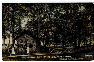 1911 CEDAR RAPIDS IOWA Bever Park CASA RÚSTICA Bicicletas DE COLECCIÓN Foto Postal - Imagen 1 de 2