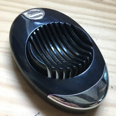 Cortadora de huevos de cocina premium vintage de los años 90 negra 6,5 L x 4,25 W Foto 1 de 4