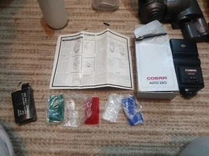 Cobra Auto 250 Thyristor Film Flash Gun And Filters - Picture 1 of 7