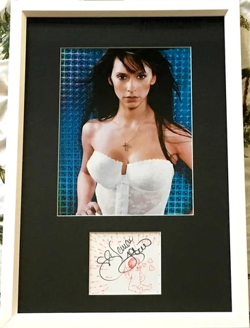 Jennifer Love Hewitt autograph framed with sexy 8x10 FHM magazine lingerie photo Cover