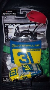 Lionel NASCAR Authentics 2016 - Holiday Wave - Ryan Newman #31 CAT - 1:64