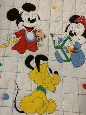 Manta acolchada vintage Dundee 1984 para cuna Mickey Minnie Pluto Friends-SIN ETIQUETA Foto 1 de 2