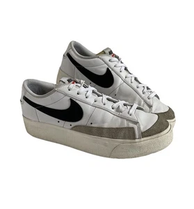 Nike Blazer Low Plateau Sneaker Größe UK 8 EU 42,5 Weiß Schwarz Schuhe - Bild 1 von 14