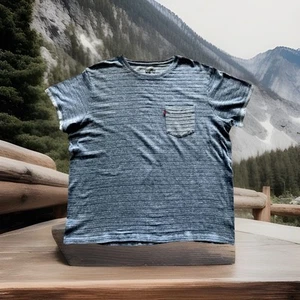 MAGLIETTA LEVIS MAGLIA GIROCOLLO TASCA VESTIBILITÀ REGOLARE BLU ERICA CHIARO UOMO LARGE - Foto 1 di 4