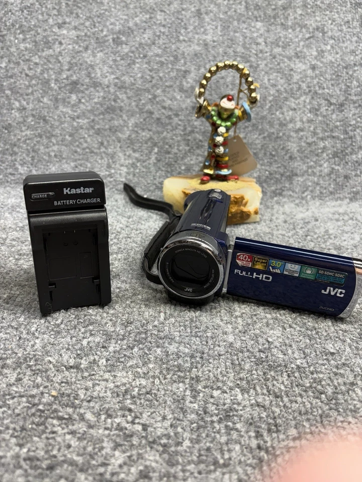 JVC Everio GZ-HM30BU AVCHD 40x Zoom Camcorder Battery Charger Tested/Working - Image 1 of 4