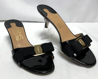 Sandalias de tacón Salvatore Ferragamo Glo Vara detalle de lazo charol talla 7,5 Foto 1 de 4