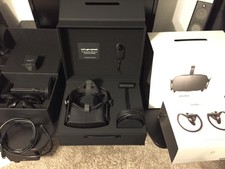 Oculus Rift VR Headset with Touch Controllers Bundle - Great Condition