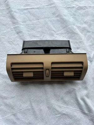 96-03 Mercedes W210 E430 E55 AMG tablero central aire/calentador ventilación bronceado OEM ~2108300054 Foto 1 de 4