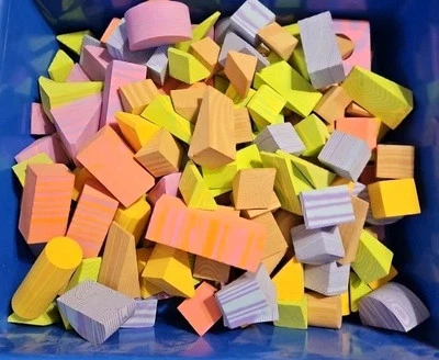 WOOD GRAIN FOAM BLOCK BY VERDES 179 PIECES AGE 2+ EXCELLENT CONDITION  - Image 1 of 2