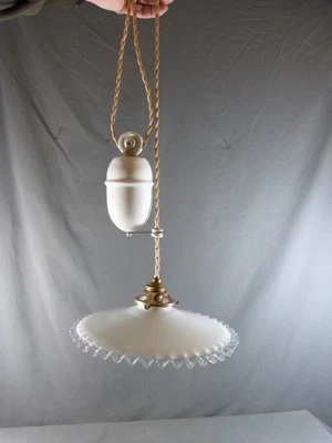 Pantalla de porcelana de ascenso y caída con pantalla opalina blanca, alrededor de 1920... Foto 1 de 4