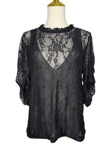 Anthropologie Camicetta Donna Grande Nera Pizzo Collo Alto Gotico Capriccioso Fata - Foto 1 di 9