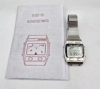 Reloj de juego Nelsonic Space Attacker 1981 funciona pero para piezas o reparación. Foto 1 de 4