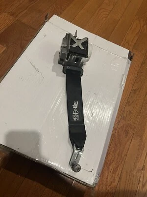 06-08 BMW 3-series E90 Sedan Rear Left Driver Side Seat Belt Retractor Black OEM - Image 1 of 4