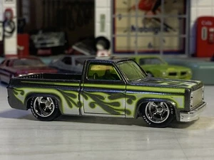 Hot Wheels 2024 Flames Green '83 Chevy Silverado Custom Wheel Swap lose - Bild 1 von 16
