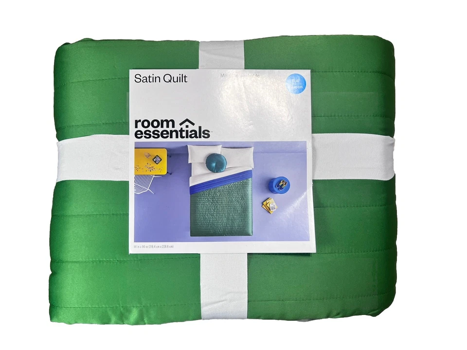 Room Essentials, Full/Queen, Satin Quilt, Color-Dark Green 86''x90'' - Image 1 of 4