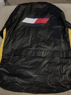 Chaqueta de lluvia de colección Hilfiger Athletics L Y2K 2000s Tommy Jacket negro amarillo Foto 1 de 4