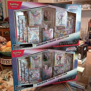 NEU Menge (2) Pokemon TCG Prismatic Evolutions Premium Figur Sammlung SEALED - Bild 1 von 8