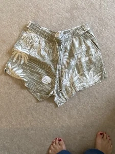 H&M DESMOND & DEMPSEY Linen Blend Shorts Palm Tree Hawaiian Tropical Print 12 - Picture 1 of 2