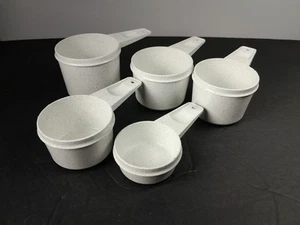 Vintage Tupperware Measuring Cups Set of 5 Speckled Retro Cookware - Picture 1 of 7