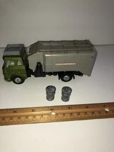 Vintage Dinky Toys. Meccano. Refuse Wagon with 2 Garbage Cans Made in England. - Picture 1 of 12