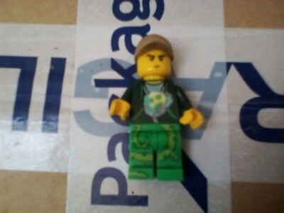 Lego Mini Figura Niño Serpiente Gorra Marrón Claro Foto 1 de 3