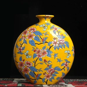 CHINESE ANTIQUE FAMILLE ROSE YELLOW PORCELAIN ANCIENT FLORAL VASE REPRODUCTION - Picture 1 of 5