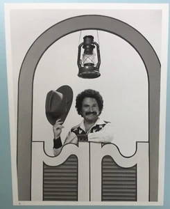 Gabe Kaplan Foto 7 Zoll x 9 Zoll s/w Bild Lewis & Clark Serie mit Gabriel Kaplan - Bild 1 von 2