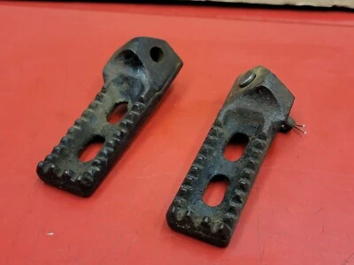 1980 HUSQVARNA 250 CR OEM PÉ PEGS ESQUERDA DIREITA PAR ORIGINAL E 1 PINO C13 - Imagem 1 de 4