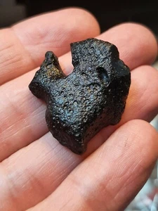 ! Rare Tektite - Nice Billitonite flake - 7,62g / 3,1 cm - Batu Satam Indonesia - Picture 1 of 12