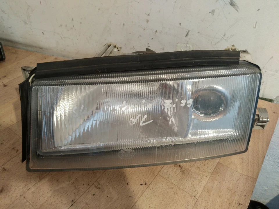 Skoda Octavia 1U 1 I Scheinwerfer vorne links Fahrerseite mit Nebelscheinwerfer - Bild 1 von 1