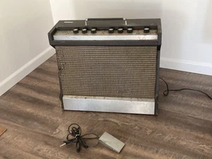 Amplificatore per chitarra Truetone anni 60 altoparlante vintage con pedale - Foto 1 di 22