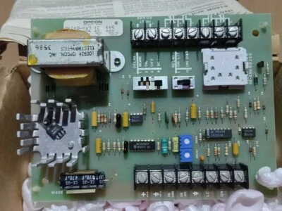OPCON 8161B-1X2 Photoelectric Control Board 8161B-6502 100672 115V  - Image 1 of 4