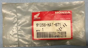HONDA Genuine Parts DUST SEAL (40X52X7) 91256-HA7-671 OEM NOS 1986 trx350 packag - Picture 1 of 3