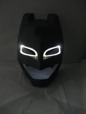 Batman Mask Light & Sound Halloween 2016 DC Comics Mattel  - Image 1 of 4