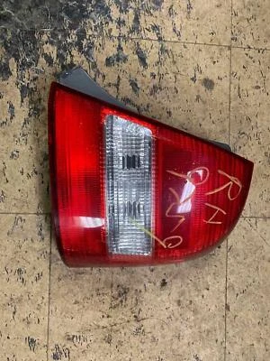 Conjunto de luces traseras del lado del pasajero OEM MAZDA PROTEGIDO SEDÁN derecha 99 00 01 02 03 Foto 1 de 4