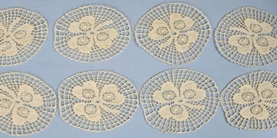 Lote de 8 servilletas antiguas redondas de copa montaña rusa de vino cóctel hoja de trébol irlandés Foto 1 de 4