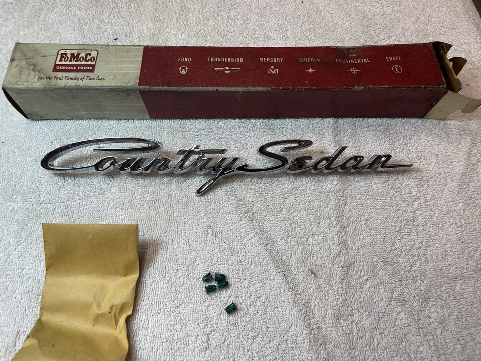 1962 Ford Galaxie страны седан новый из старых запасов задняя четверть панели хром отделка/эмблема/скрипт - Изображение 1 из 4