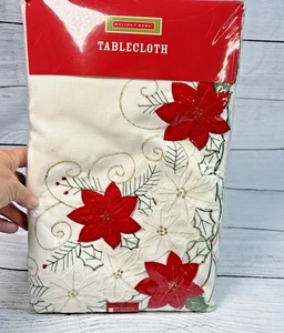 "Mantel de Navidad Holiday Home Poinsettia blanco rojo oblongo 60x84"" nuevo sellado" - Imagen 1 de 5