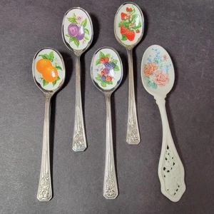Vtg 1980's Avon Fruits Collectible Spoons Set Of 4 Plus 1 Avon Roses Spoon - Picture 1 of 5